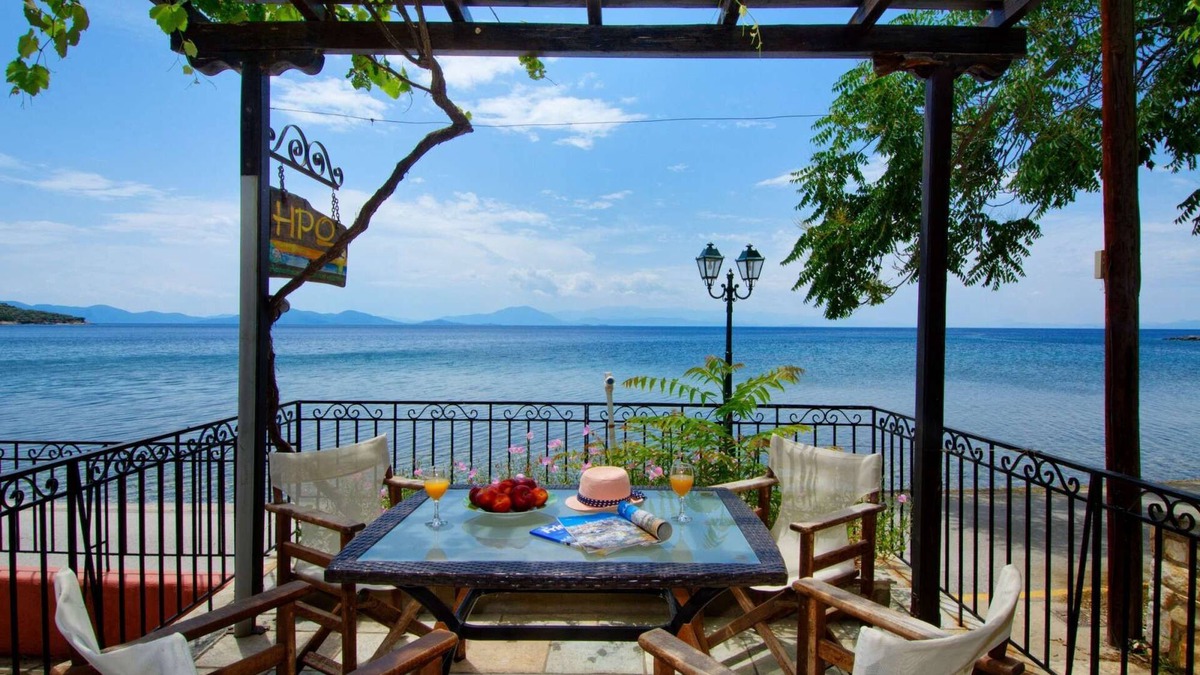 Lefokastron Apartment | House in Lefokastro - in front of the beach + Wi-Fi #1