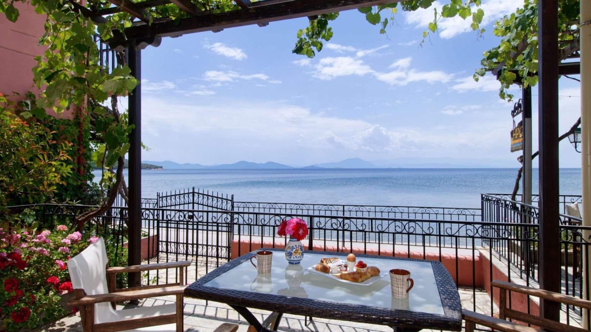 Lefokastron Apartment | House in Lefokastro - in front of the beach + Wi-Fi #2