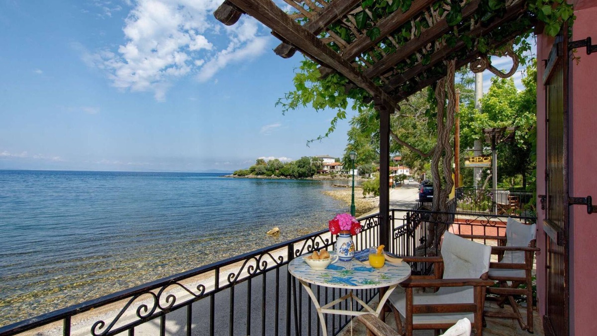 Lefokastron Apartment | House in Lefokastro - in front of the beach + Wi-Fi #3