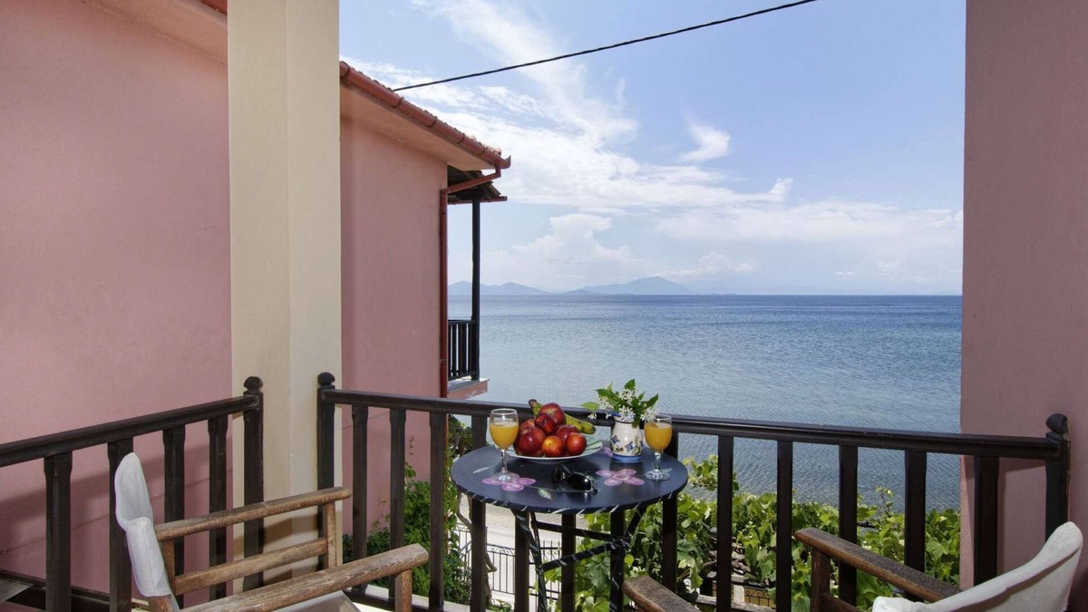 Lefokastron Apartment | House in Lefokastro - in front of the beach + Wi-Fi #5