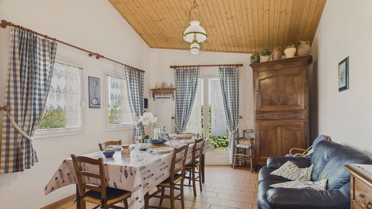 Les Conches House | House in Les Conches, garden, sleeps 4