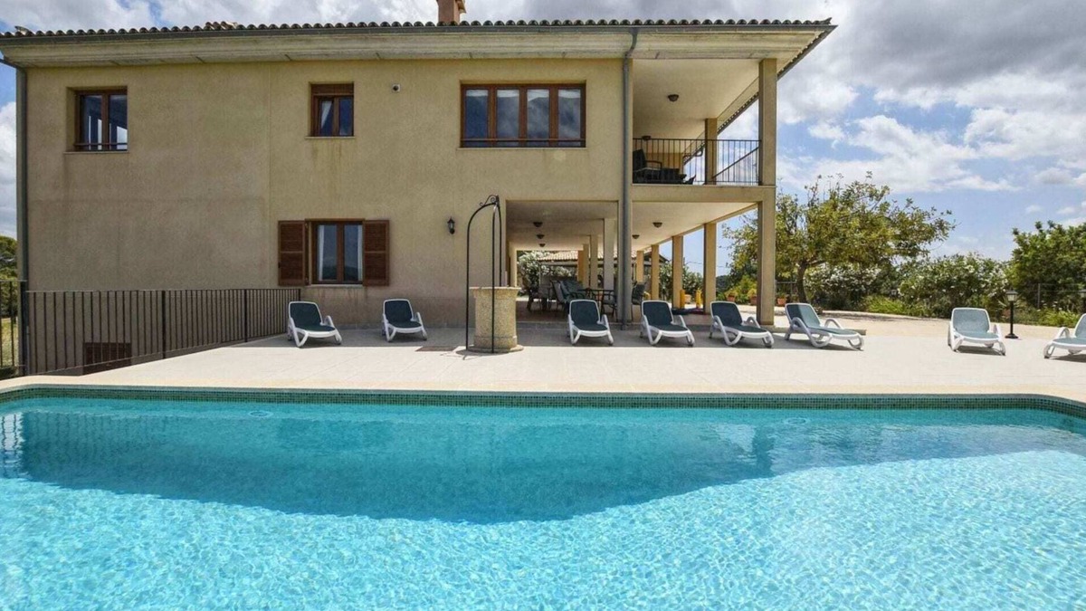 Moscari Villa | House in Majorca with Pool and Mountain Views