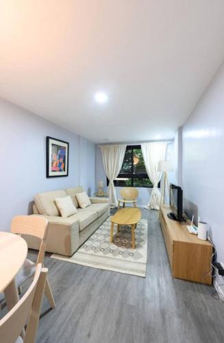 Valenzuela House | House in Makati, Poblacion