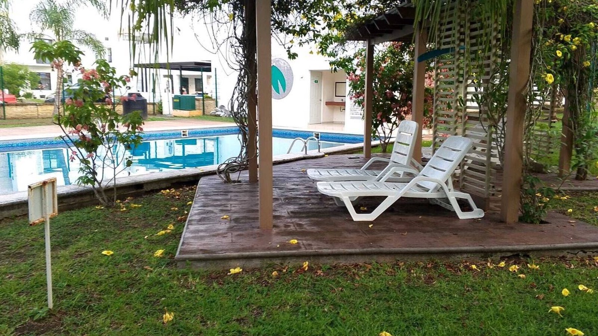 Poza Rica House | House in Private Residential Zone 24 hrs security 24 hrs access to the pool.