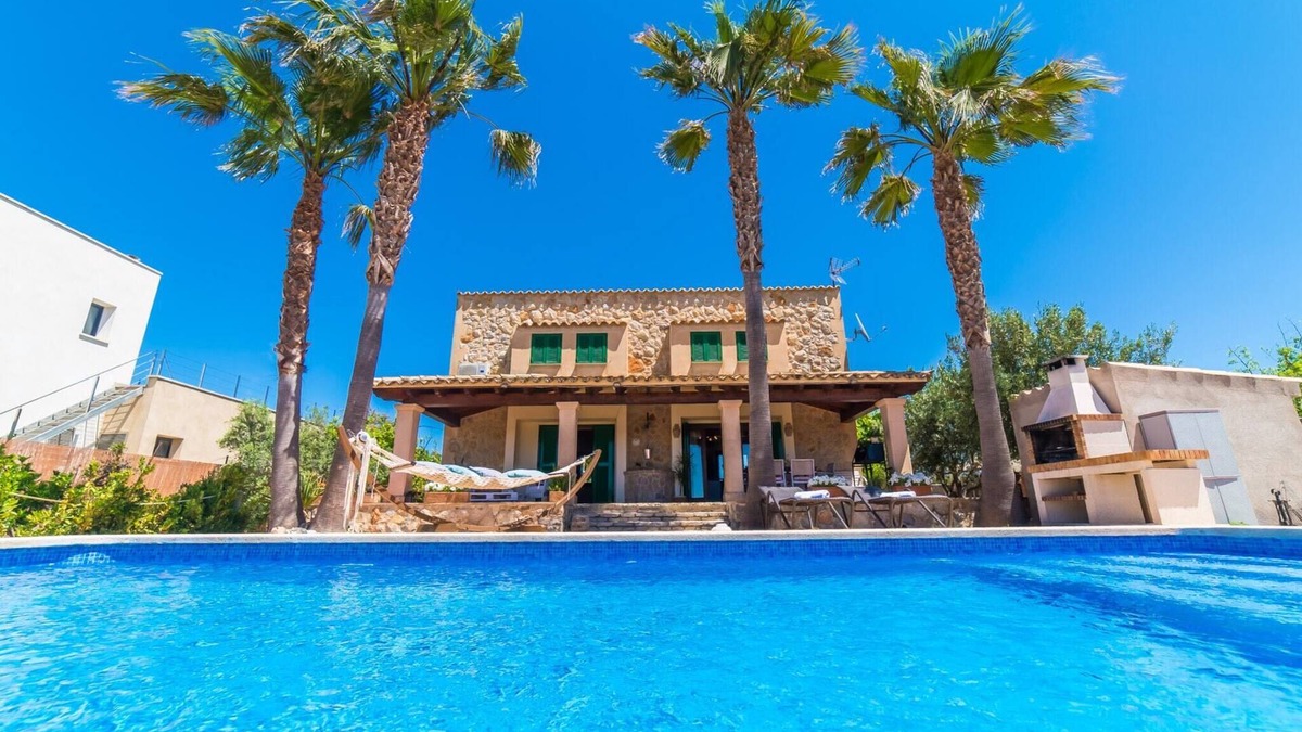 Mallorca Island House | House in Pollença with Pool & Beach Access