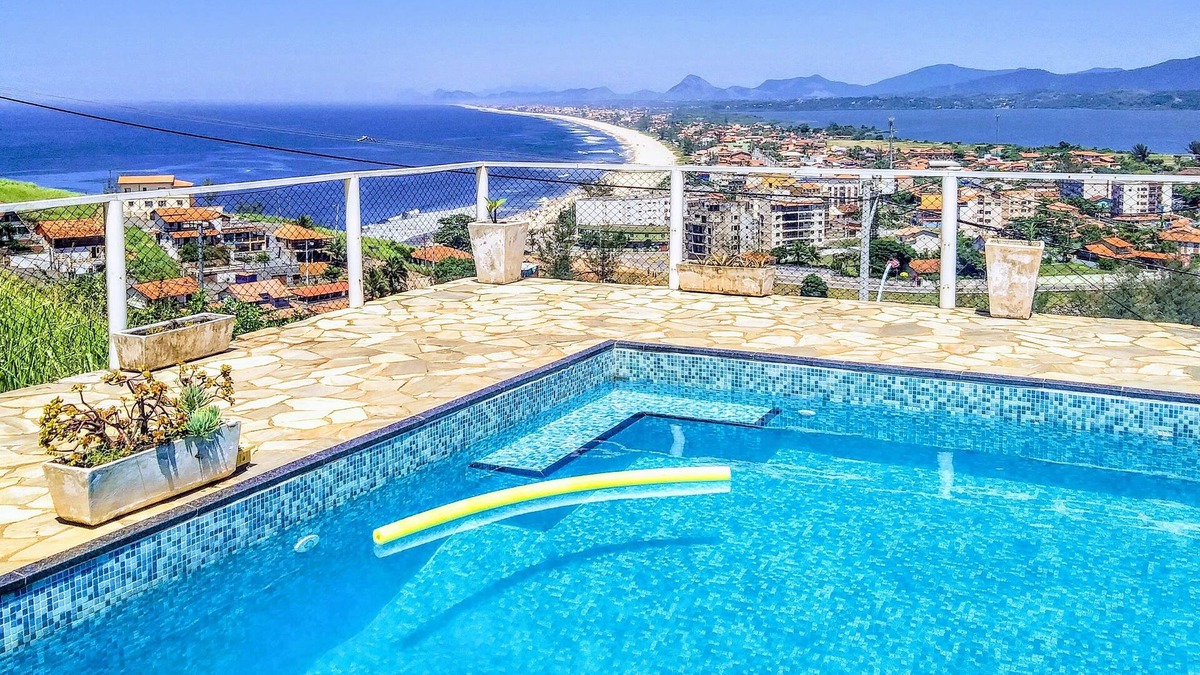 Nilo Pecanha House | House in Ponta Negra with amazing view of the beach, the lake and the mountains