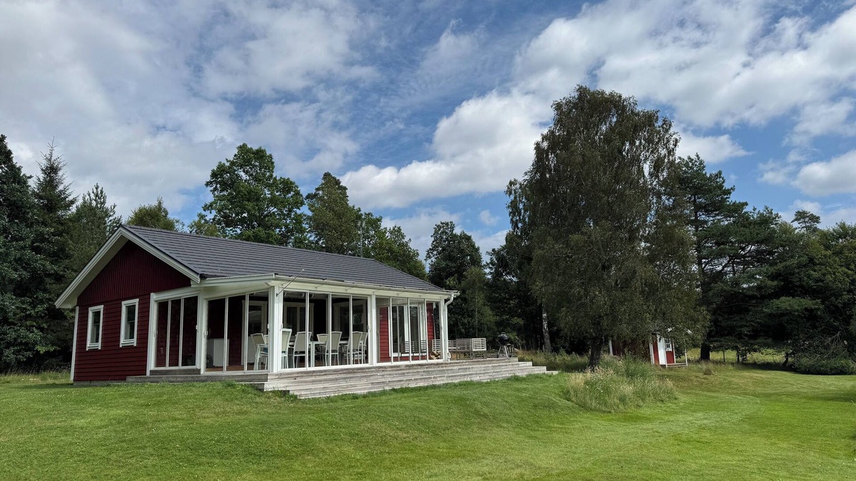 Bolmso House | House in private location close to beach (300m) boat with motor ,all linen incl.