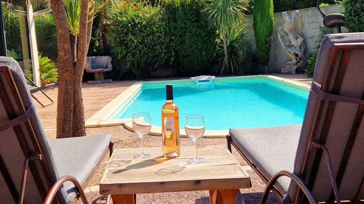 Graveson House | house in provence between Saint Remy and Avignon with swimming pool for 6 people