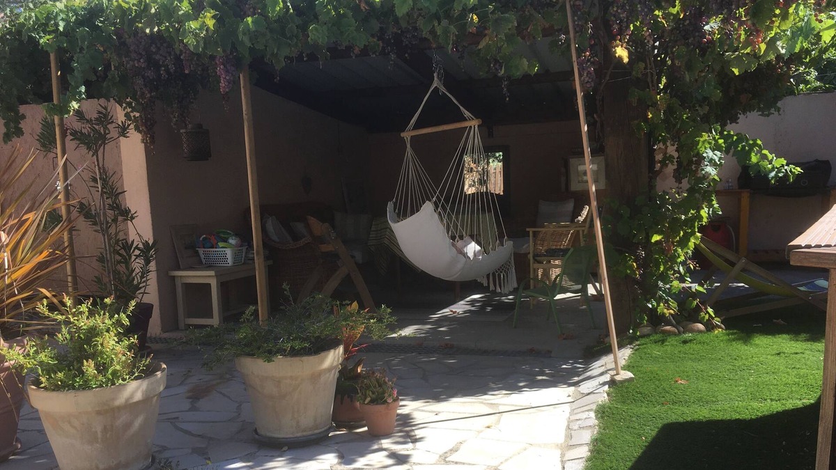 Jonquerettes Villa | House in Provence near Avignon for 4 people pets welcome