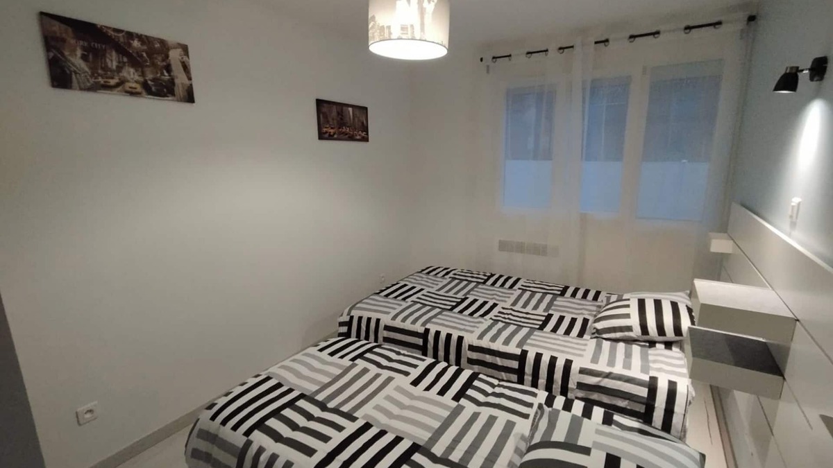 Saint-Maurice-l'Exil House | House in residential area