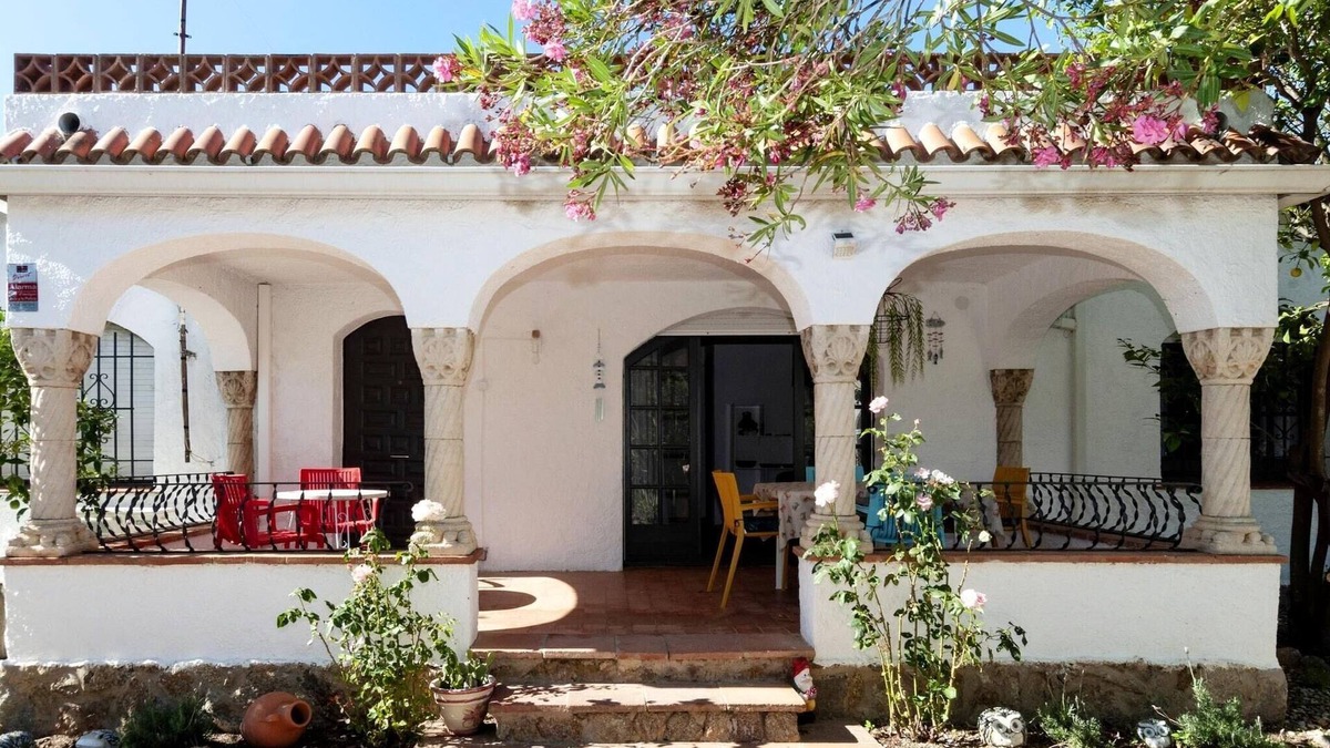 El Mas Bosca House | House in Roses near Aqua Brava Water Park