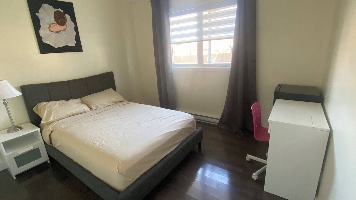 Saint Constant House | House in Saint-Constant 15 minutes from Montreal