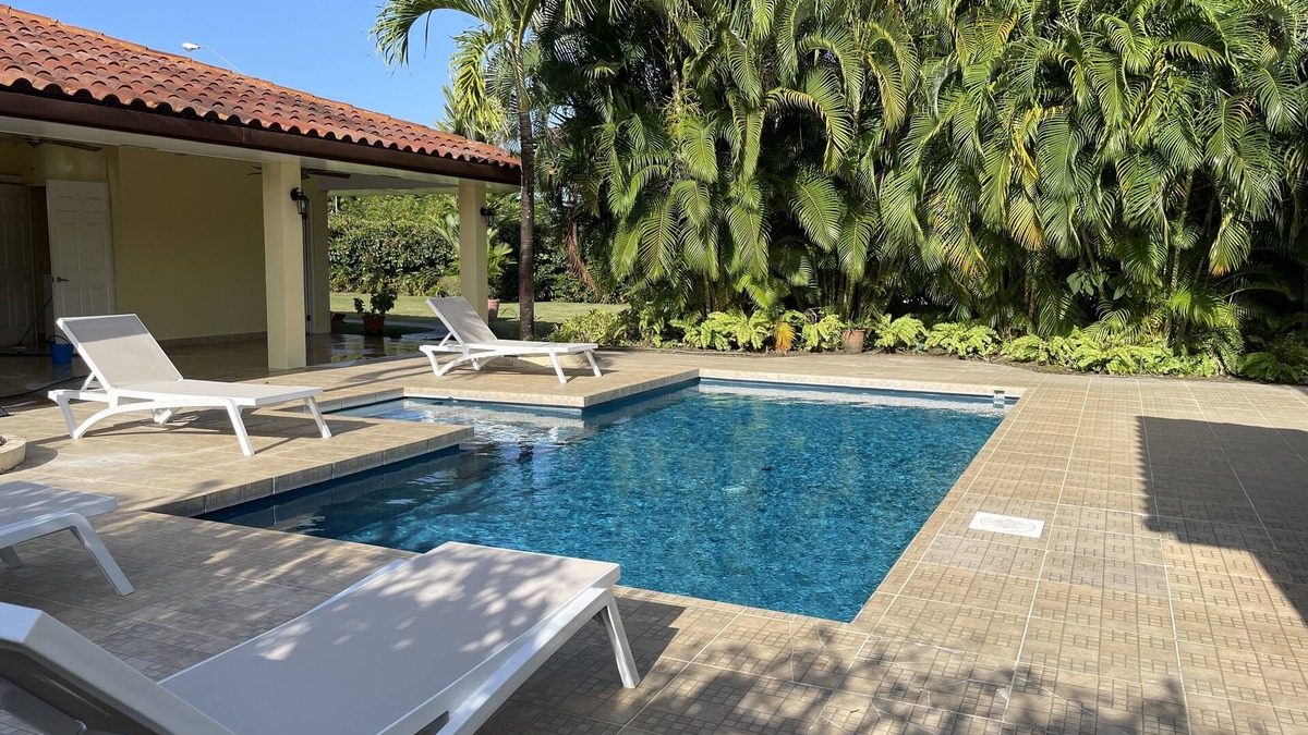 Santa Clara House | House in Santa Clara with pool, near the beach!