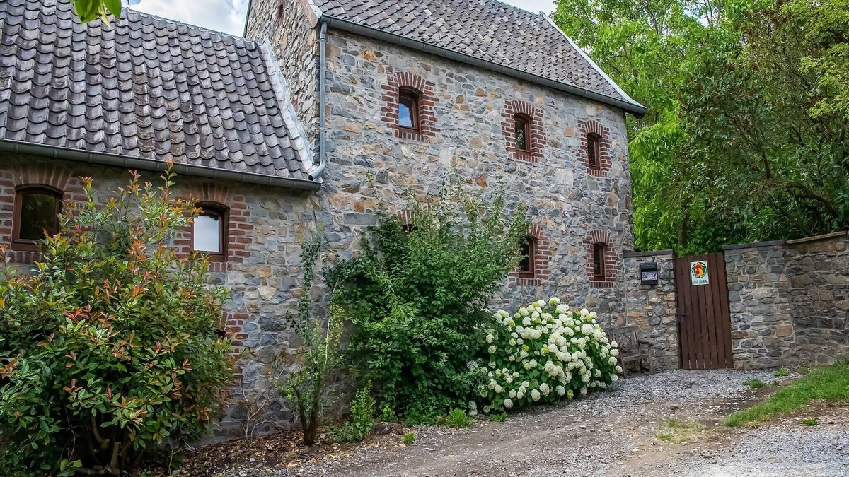 Aubel House | House in Sint Jansrade with Pool
