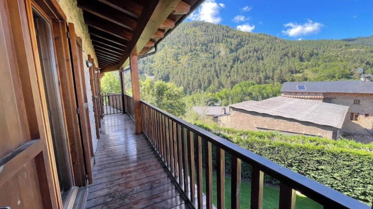 Riu de Cerdanya House | House in the middle of nature surrounded by mountains