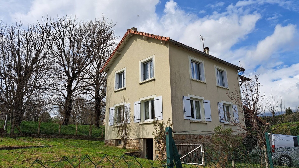 Issarles House | House in the Ardèche countryside, renovated, sleeps 8