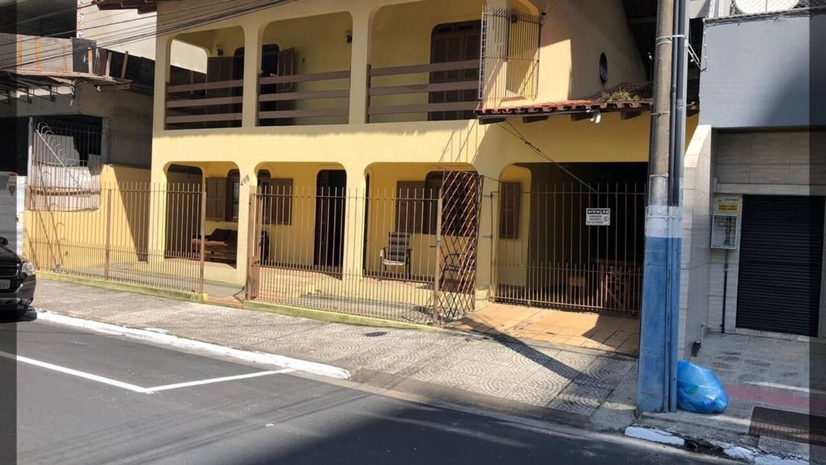 Centro House | House in the center of Baln. Camboriú, near the beach