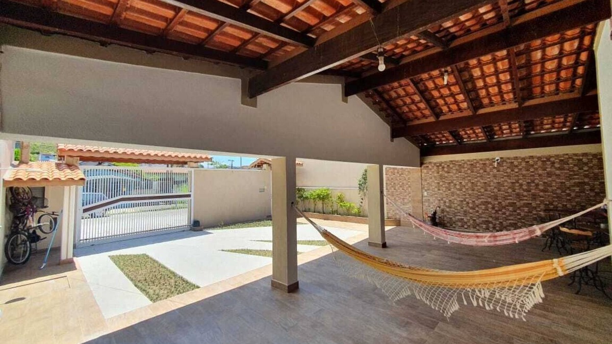Centro House | House in the center of Caraguatatuba 4 bedrooms