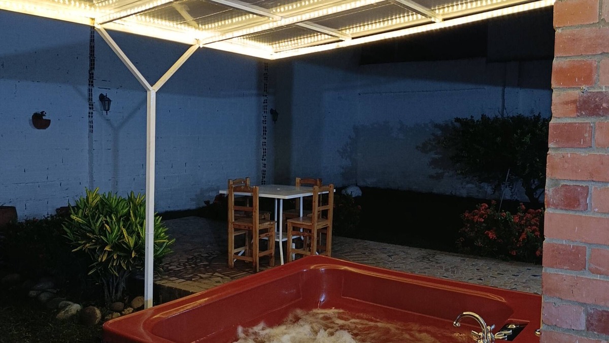 Apulo House | House in the center of Anapoima with private Jaccuzi