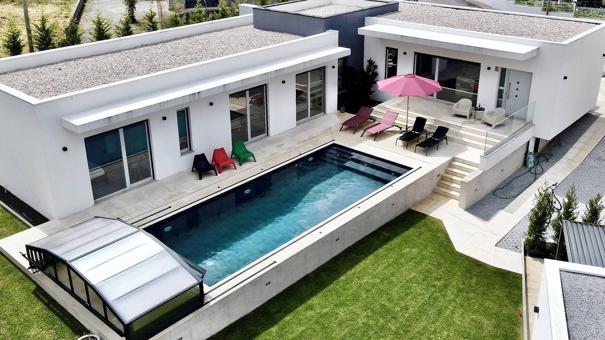 Tondela Villa | House in the center of Tondela with garden, orchard and private pool.