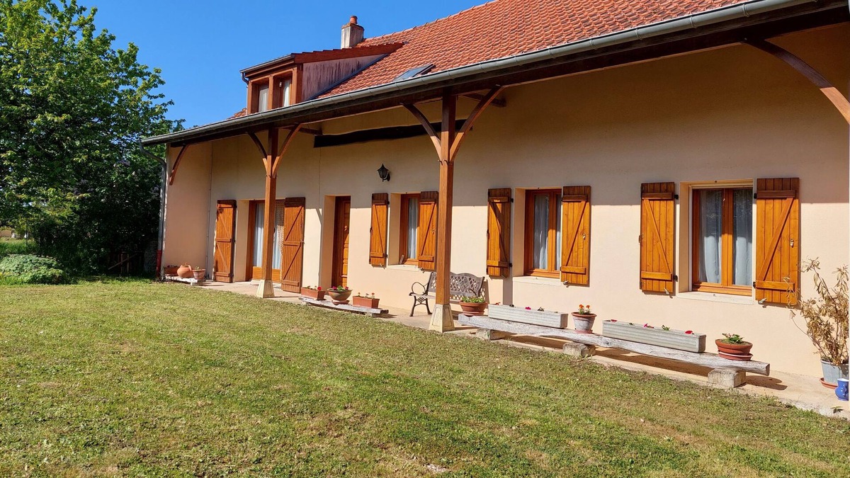 Asnans-Beauvoisin House | House in the heart of the Jura countryside