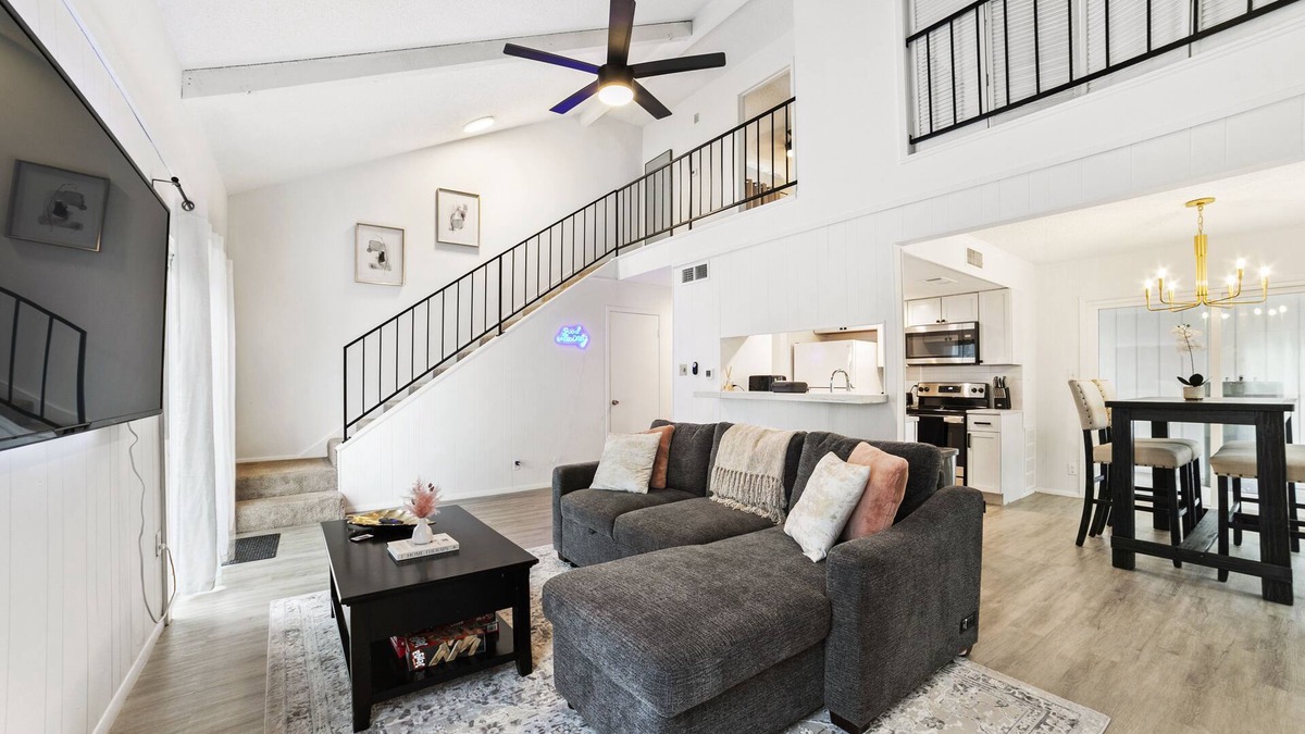 Summit At West Rim On Mount Larson House | House in the hills W Austin 5 minutes to downtown