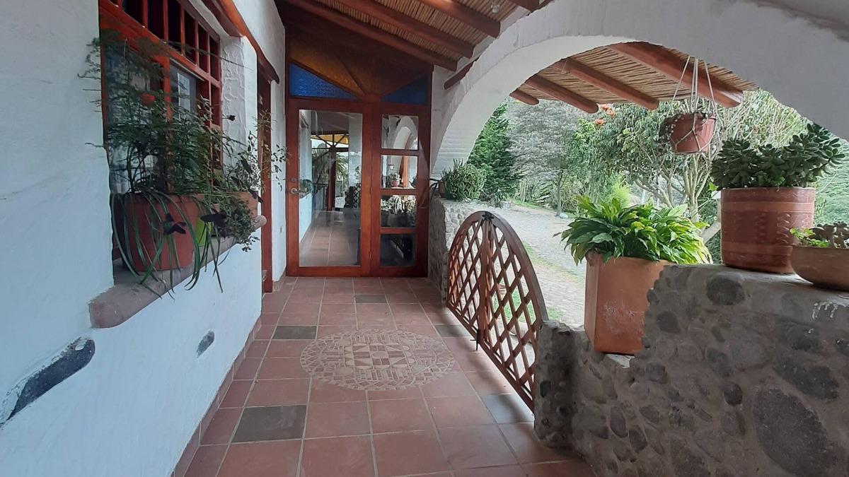 Tumbaco Bed & Breakfast | House in the mountains to enjoy with the whole family very close to the airport!
