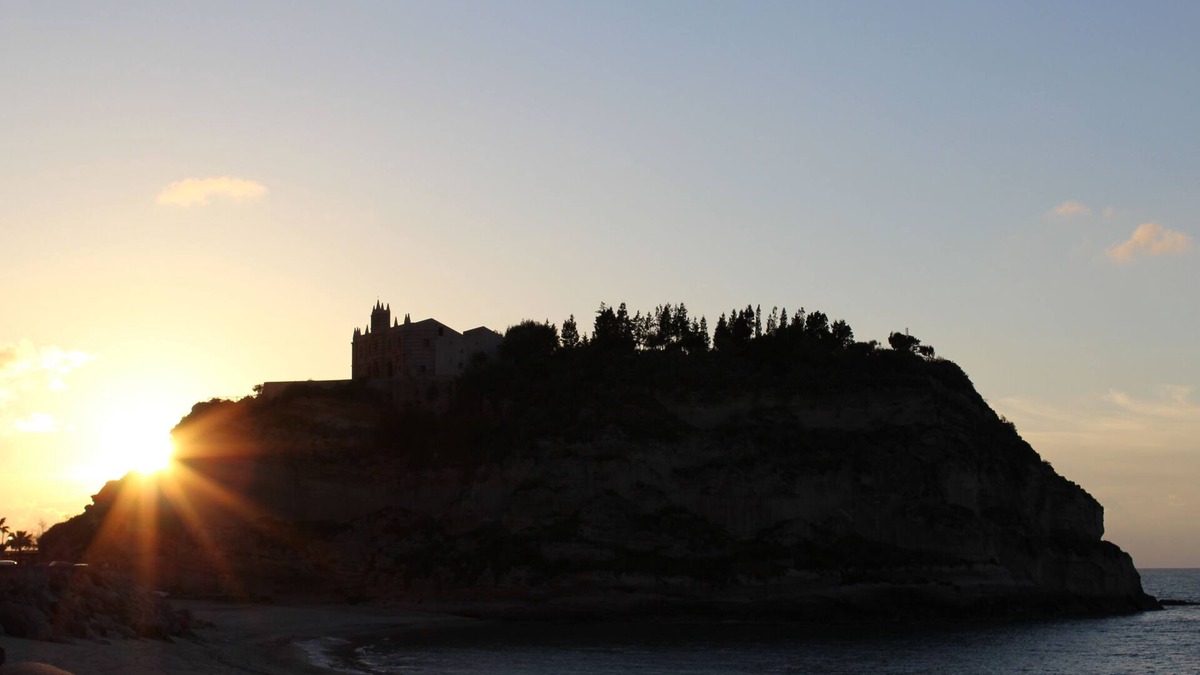 Tropea Apartment | House in Tropea a stone's throw from the sea! 4 + 1 pers. For couples or families.