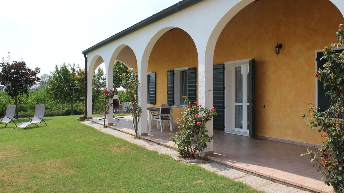 Guarda Veneta House | House in villa with large garden, patio and private park