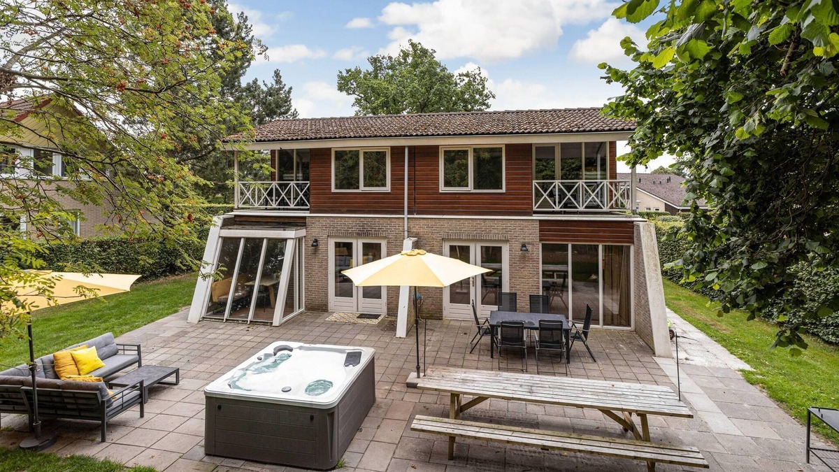 Vlagtwedde House | House in Vlagtwedde with Forest Spa & Sauna