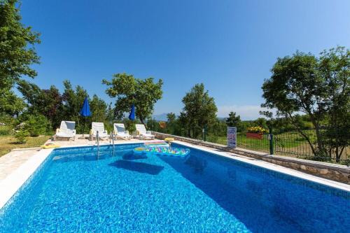 Bartici House | House Josip