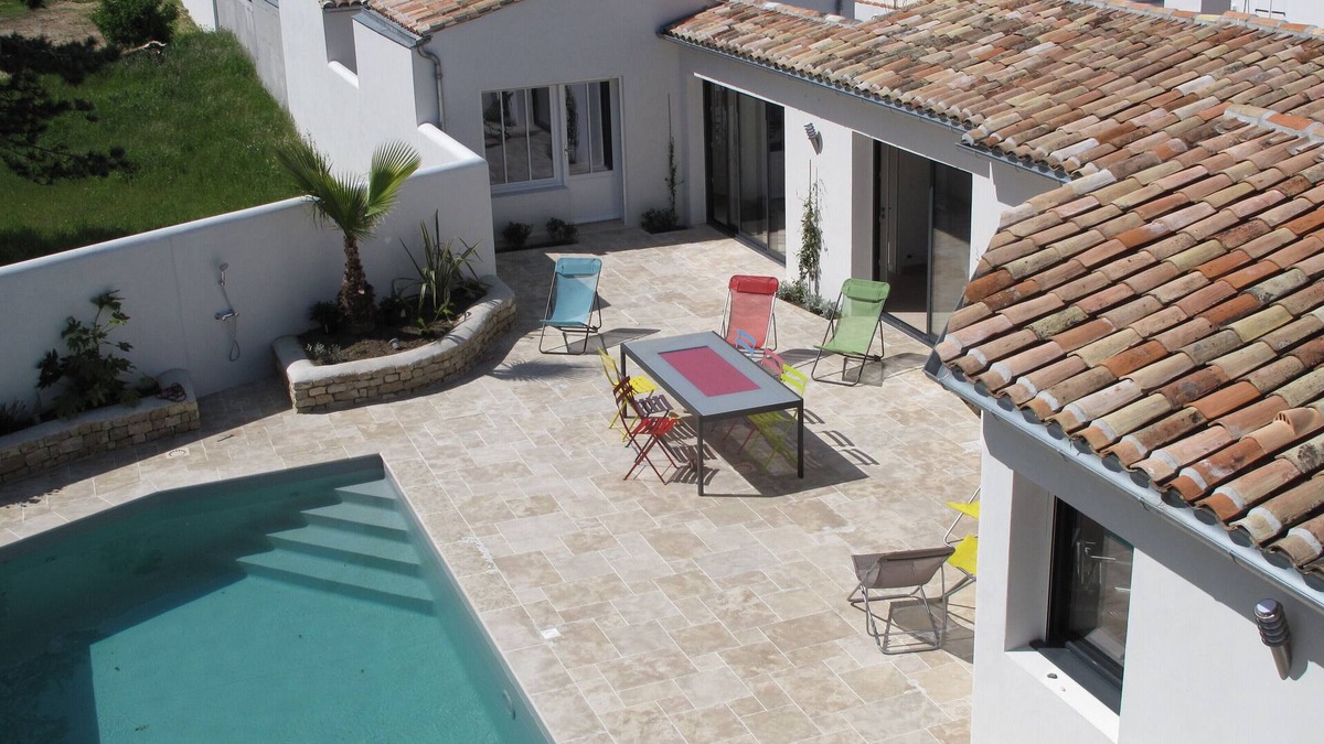 La Couarde-sur-Mer Villa | House La Couarde: Villa standing pool 10p ideally located near the sea