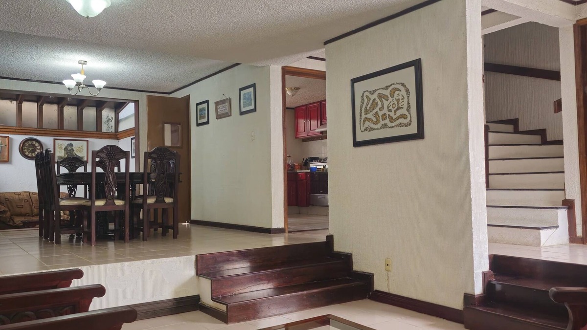 San Felipe del Agua House | House located in a residential area, 3 blocks away from Colosio Park.