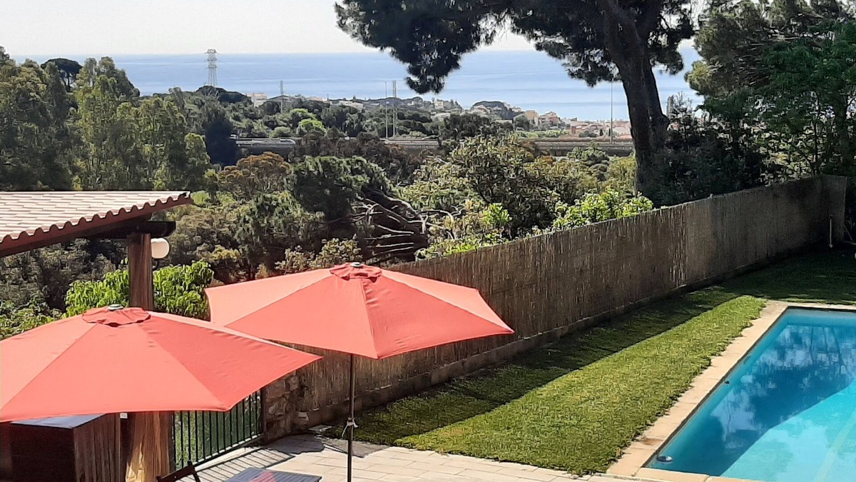 Canet de Mar Cottage | HOUSE/LOFT WITH SEA VIEWS, LARGE SWIMMING POOL, VERY QUIET. 2.5 KM FROM THE BEACH
