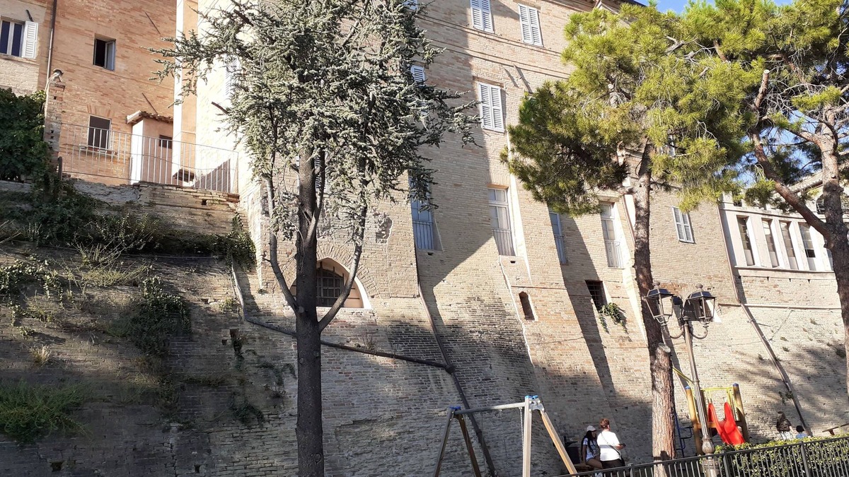 Monte San Pietrangeli House | House marconi avenue