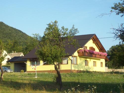 Korenica House | House Mara