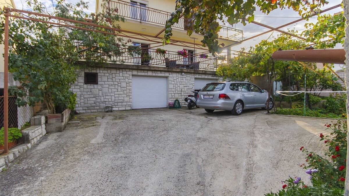 Municipality of Trogir House | House Marija (40331-K1) - Arbanija (Ciovo)