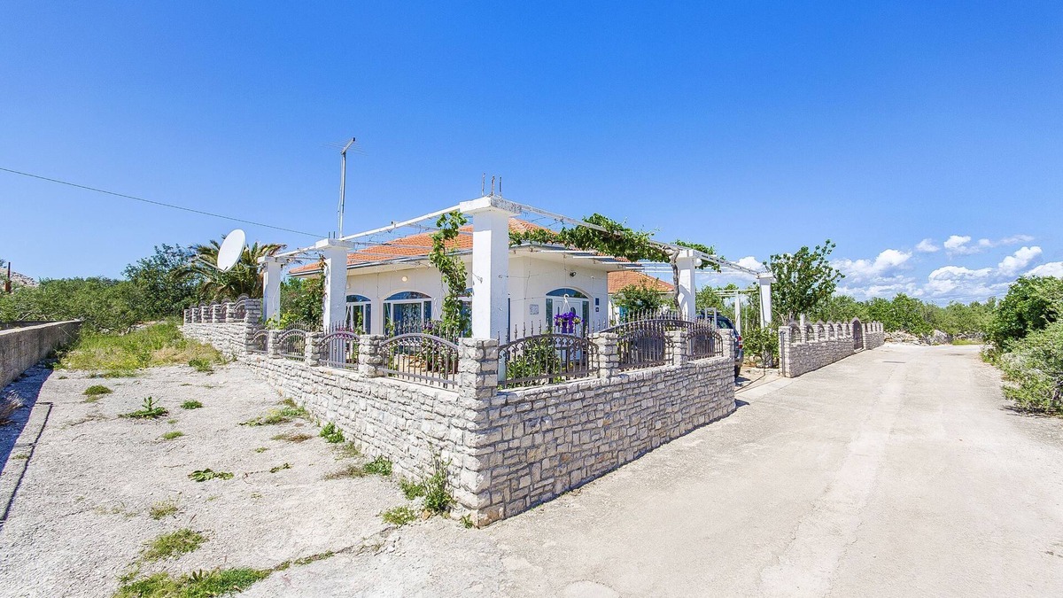 Cove Donja Krusica (Donje selo) House | House Mladen (44771-K1) - Grohote