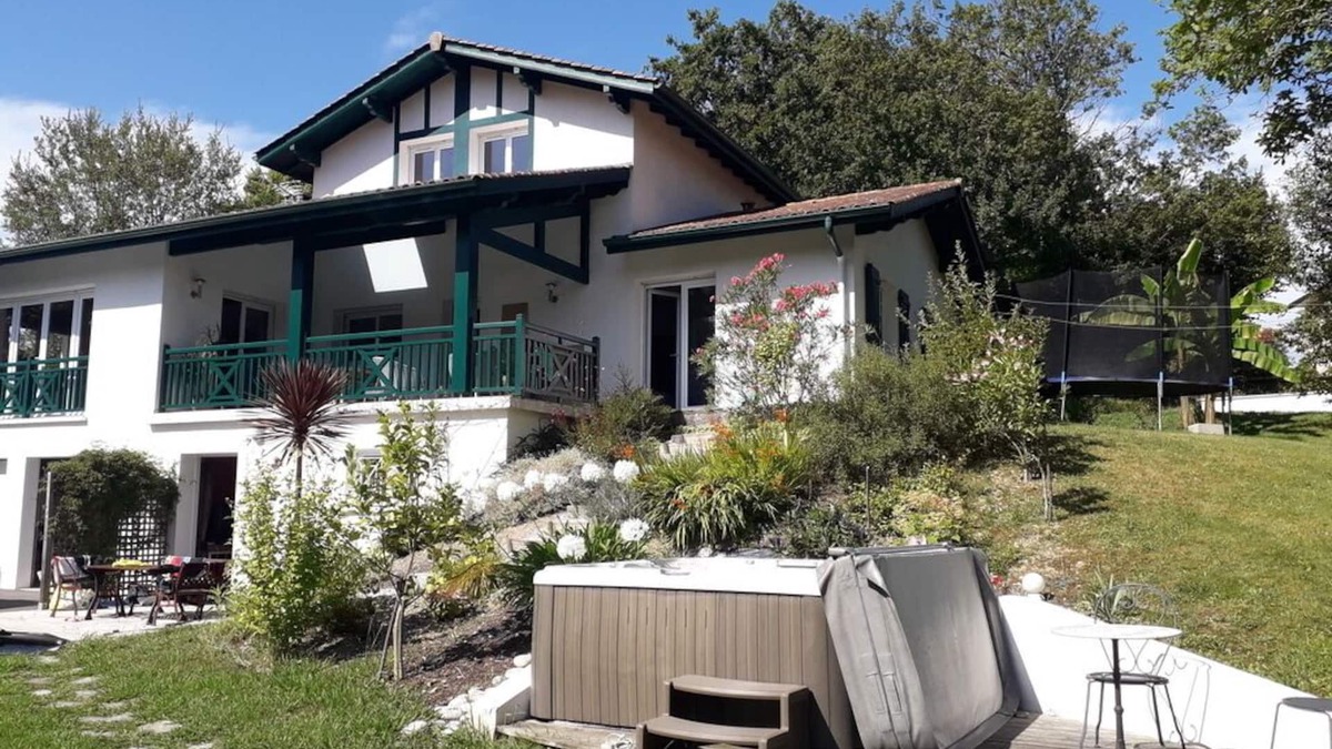 Mouguerre House | House near Bayonne - SPA - large plot & forest