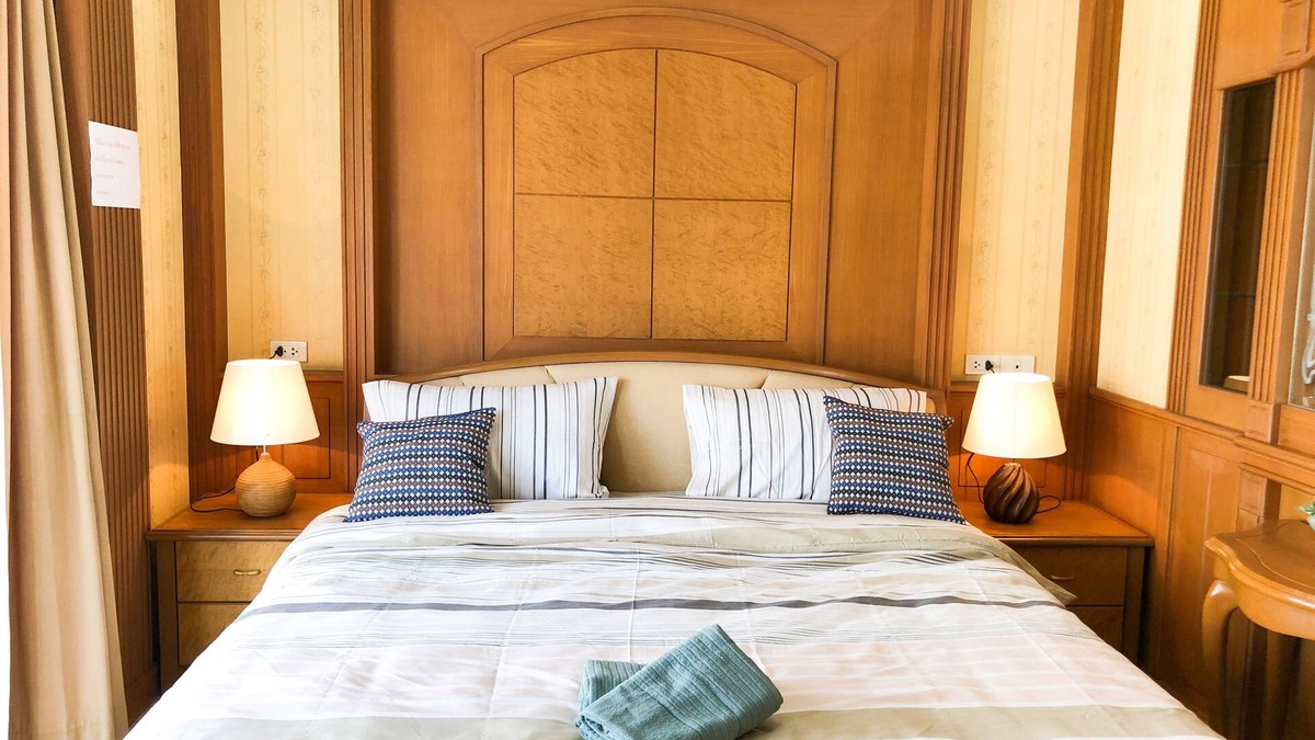Samsen Nai House | House near BTS & weekend market
