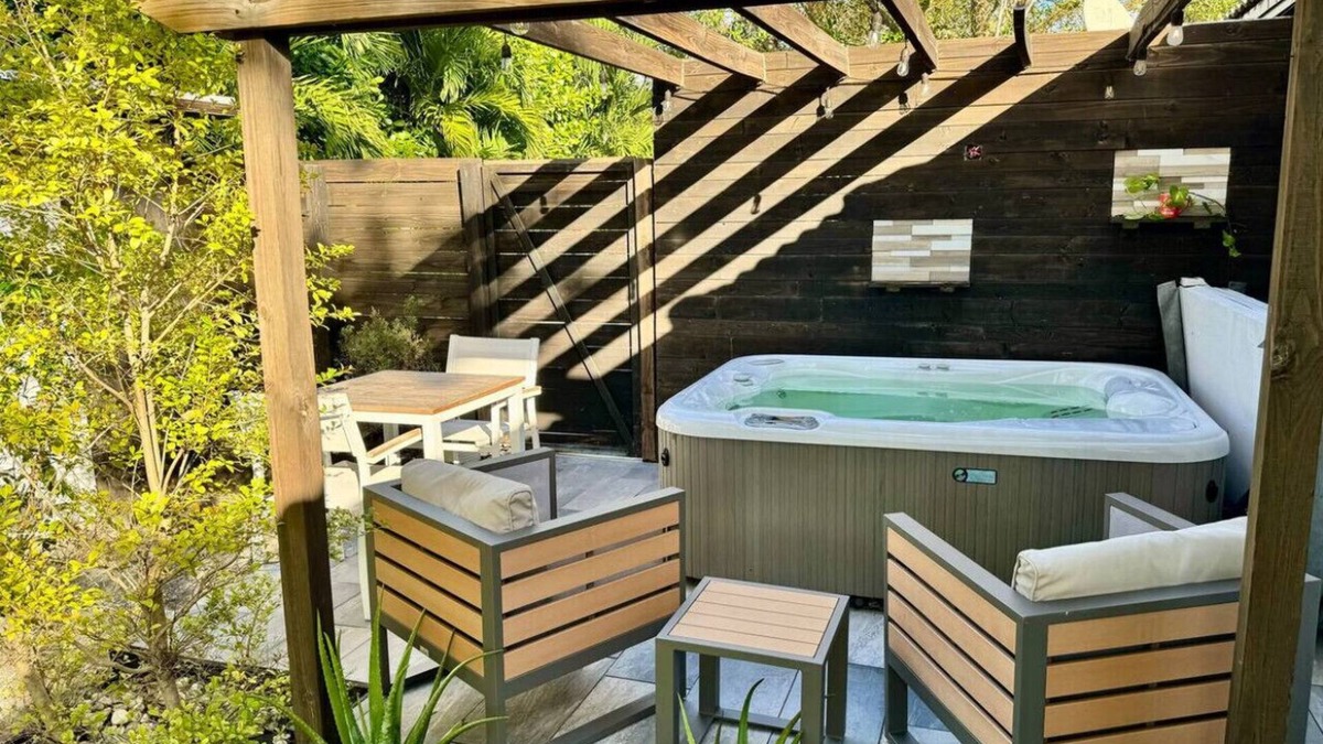 Biscayne Park House | HOUSE NEAR GOLF COURSE! 10 MINS TO THE BEACH!
