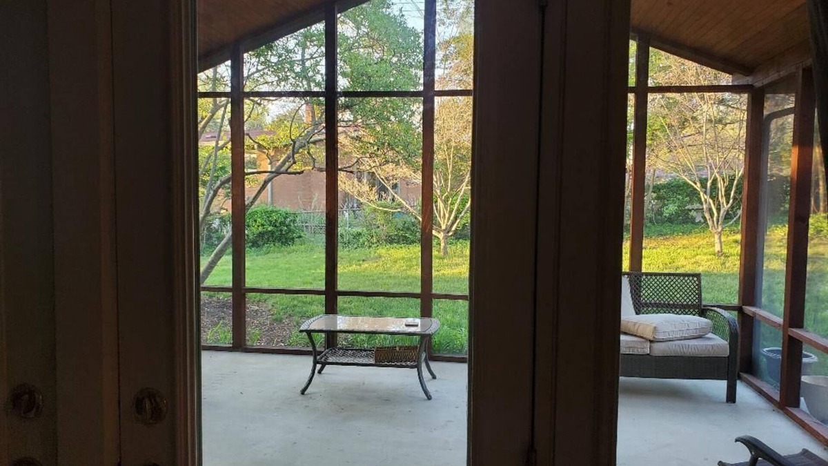 Lexington House | House near Keeneland and Downtown