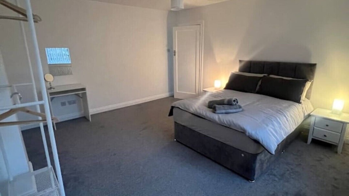 Middle Park and Sutcliffe House | House near o2 Greenwich Canary Wharf