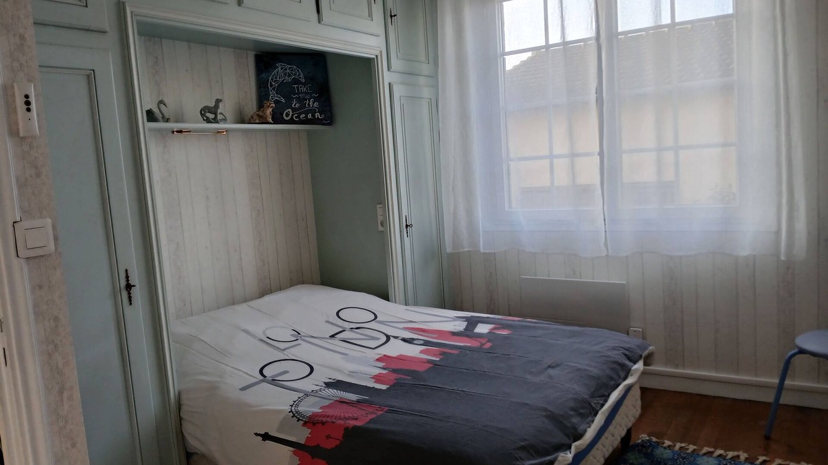 Rosny-sur-Seine House | House near the station