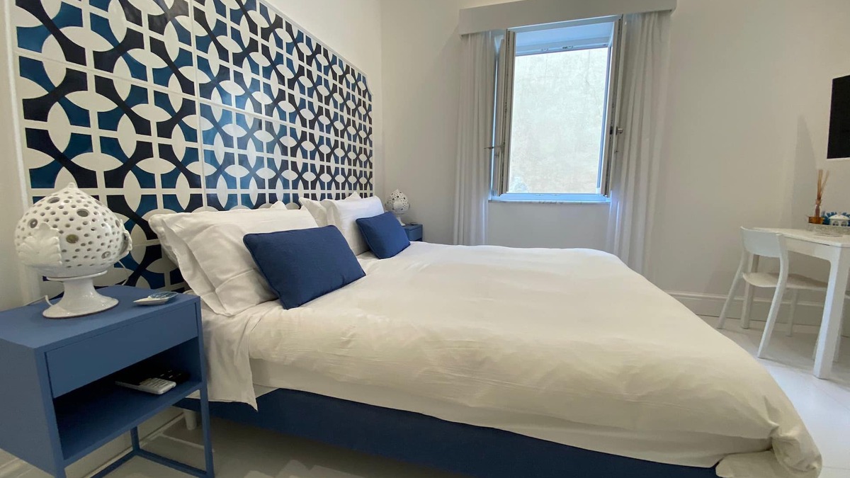 Meta Apartment | House near the sea with Jacuzzi pool, terrace - solarium and garden