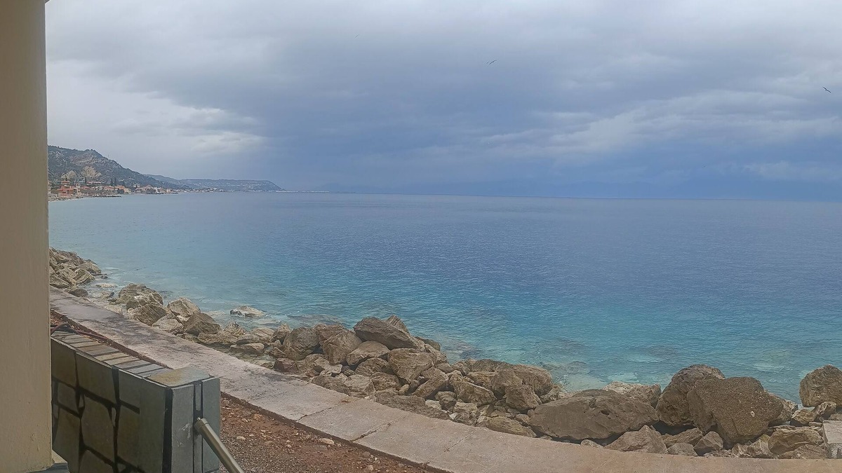 Evrostina House | House next to the beach.