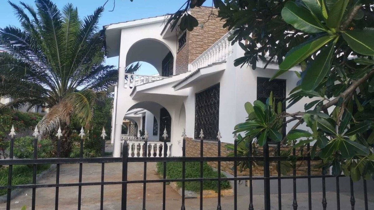 Shanzu Villa | House Numba Tatu Your Tropical Home Away from Home!nTours, Beaches & Good Vibes
