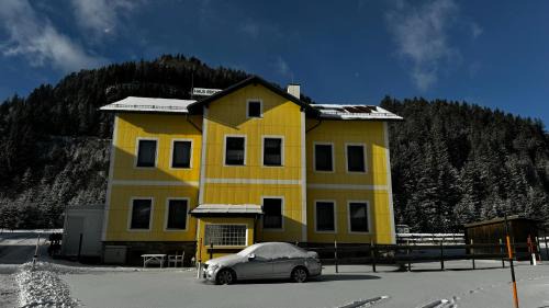 Praebichl Apartment | House of BaRanGo