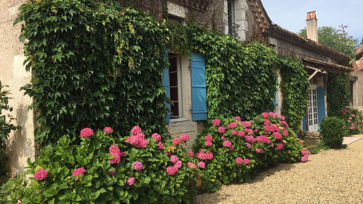 Manzac-sur-Vern House | House of character The house of angela