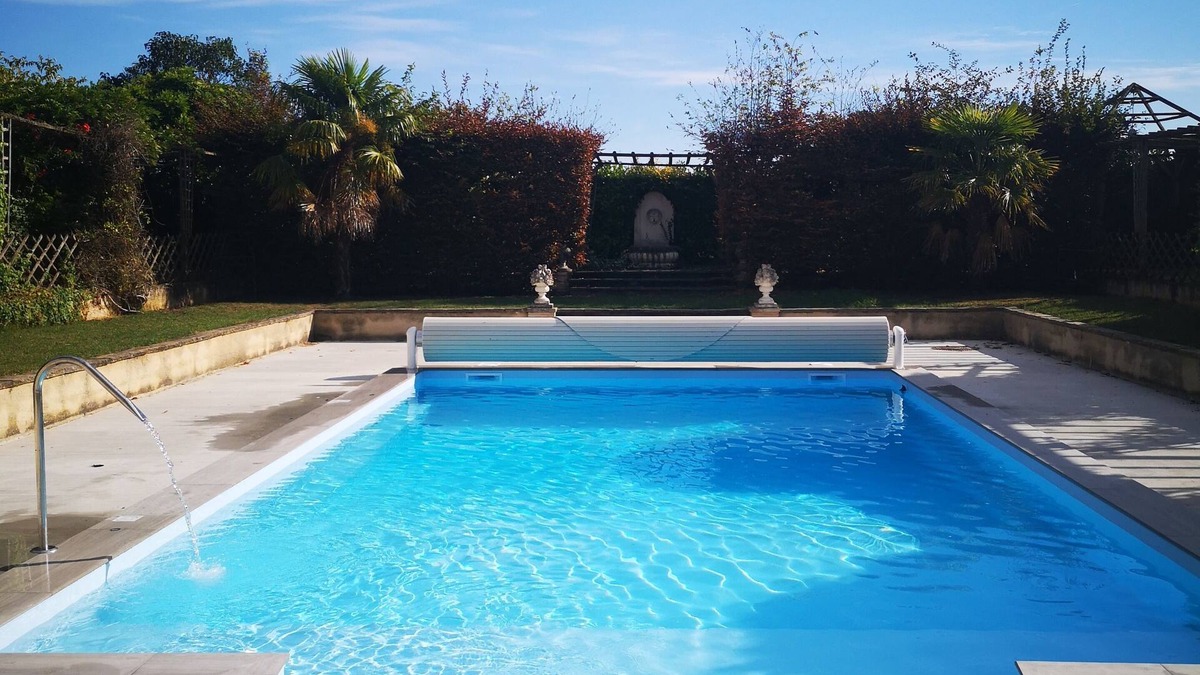 Boce House | House of CHARACTER, large garden PRIVATE SWIMMING POOL not overlooked, IDEAL FOR A FAMILY